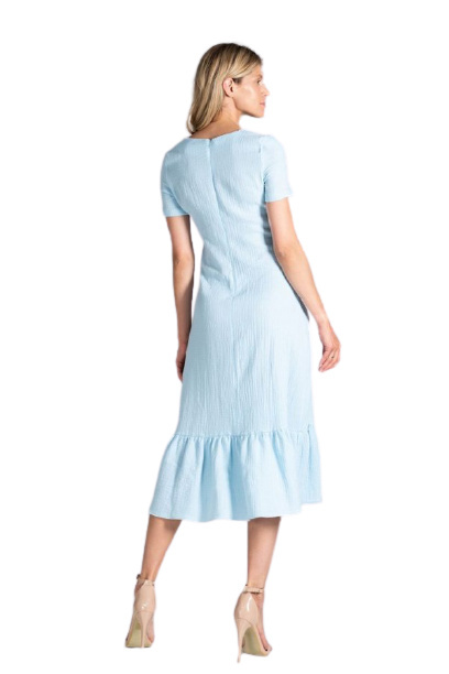 Sukienka Midi - Dekolt V Krótki Rękaw Falbana - błękitna